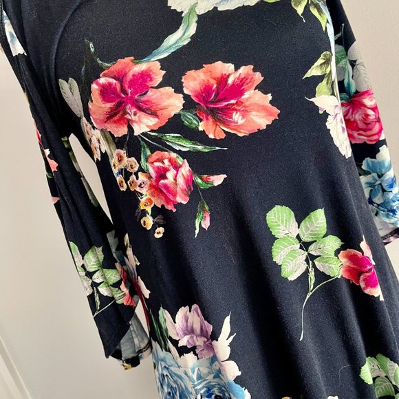 Karen Kane Dress Small Navy Blue Floral Cut Out Shoulders Bell Sleeves Midi Dres - Picture 3 of 6